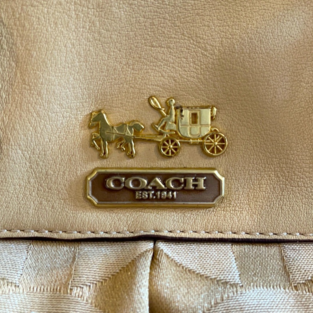 COACH Shoulder and hand bag